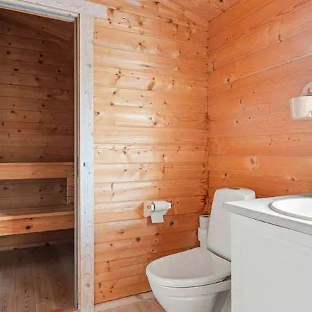 Charming Timber House With Sauna Near *