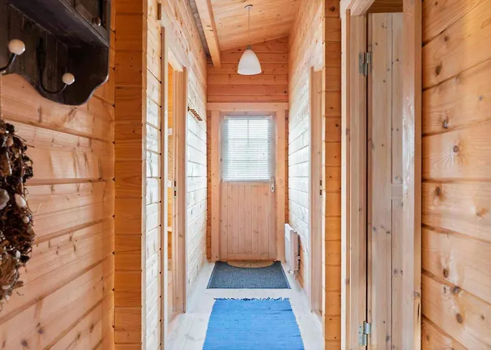 Charming Timber House With Sauna Near *