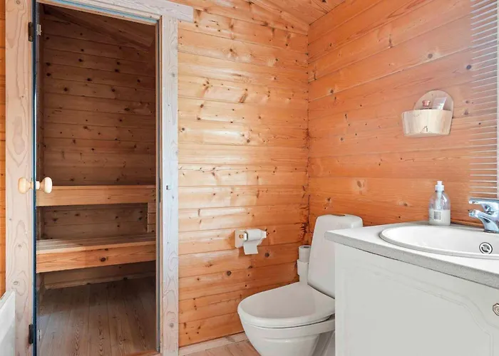 Charming Timber House With Sauna Near *