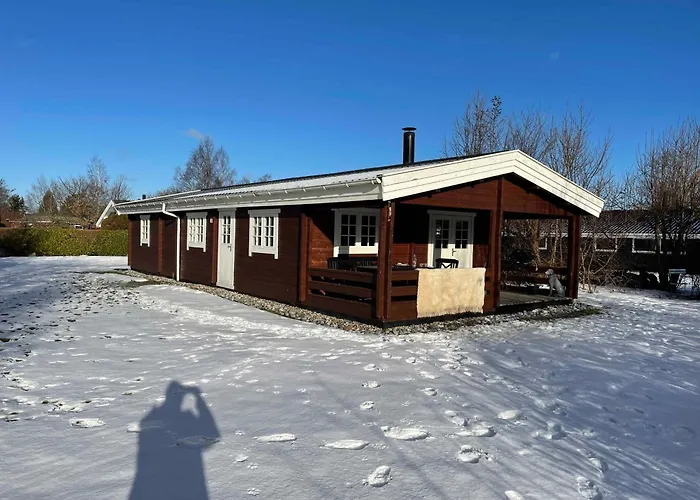 Charming Timber House With Sauna Near بيت للعطل *