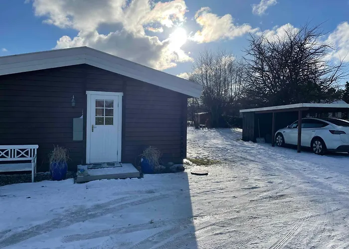 Charming Timber House With Sauna Near بيت للعطل